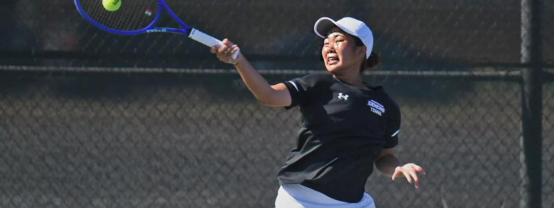 Freshmen shine on first day of Lady Demon Invitational